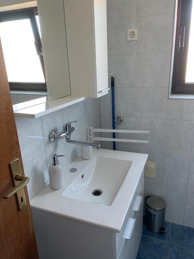 Apartments Ema Сали Екстериор снимка