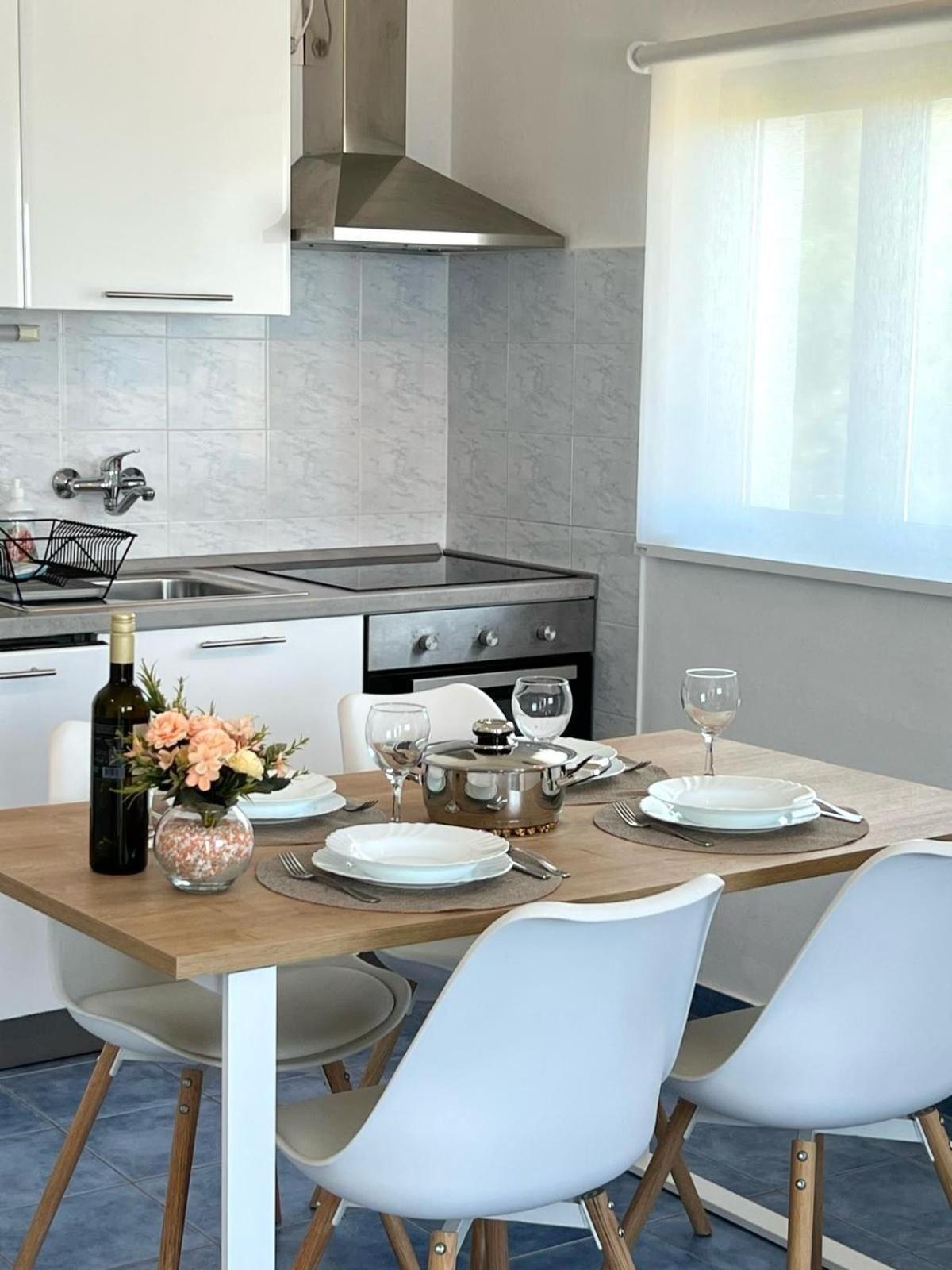 Apartments Ema Сали Екстериор снимка
