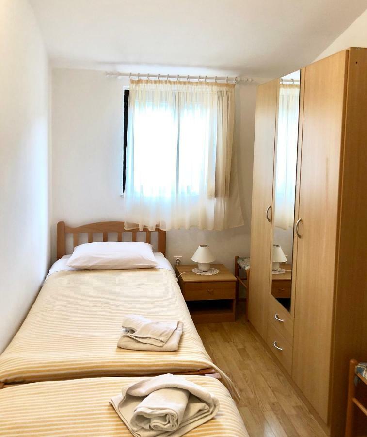 Apartments Ema Сали Екстериор снимка