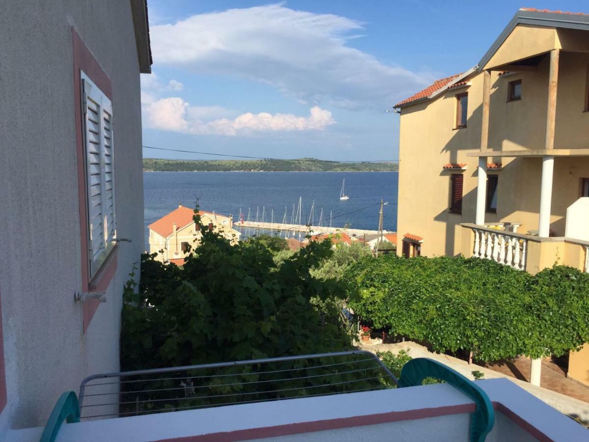 Apartments Ema Сали Екстериор снимка