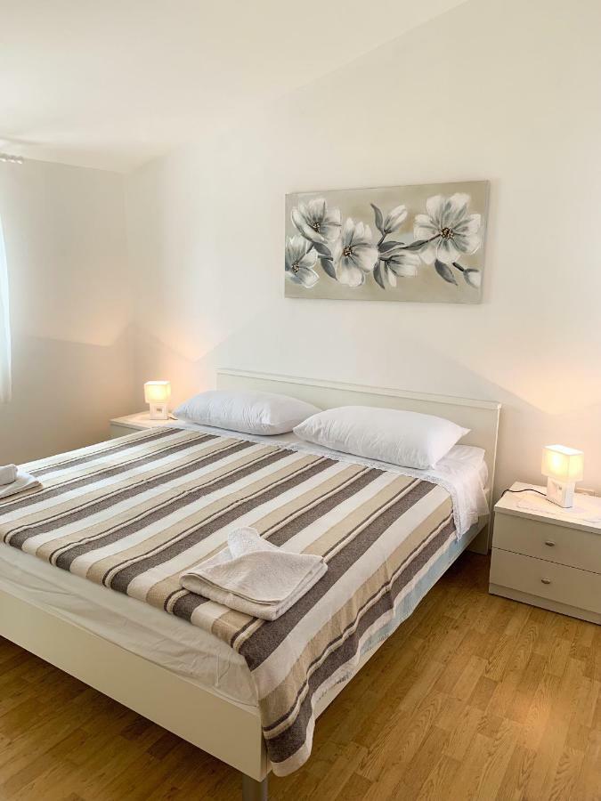 Apartments Ema Сали Екстериор снимка